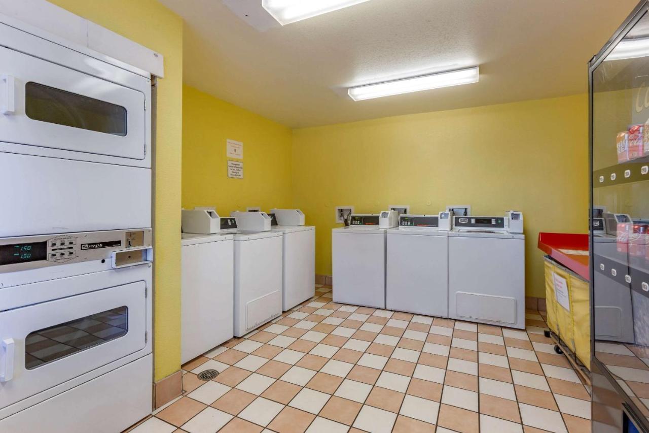 Suburban Studios Albuquerque Midtown - University Extérieur photo