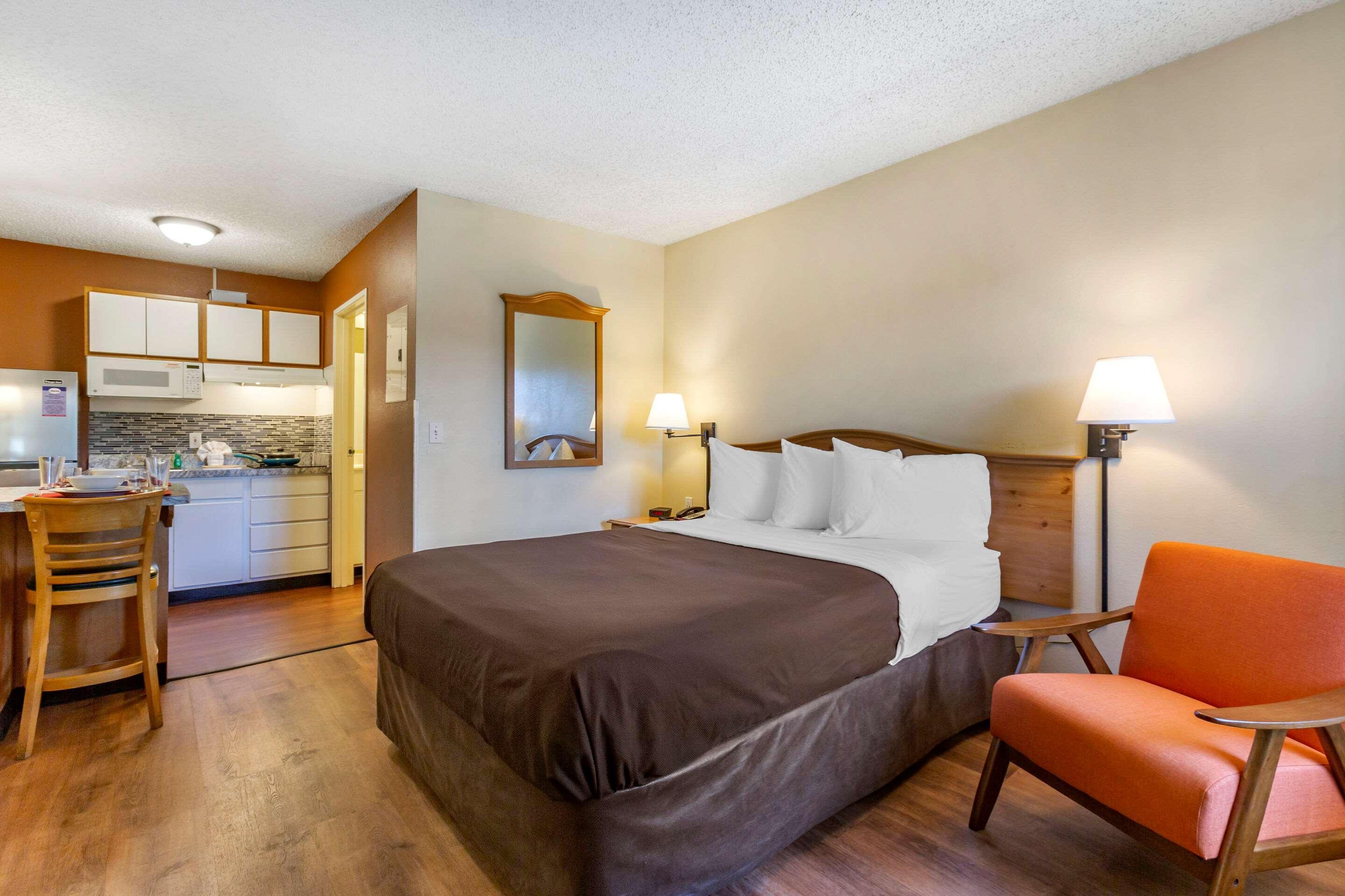 Suburban Studios Albuquerque Midtown - University Extérieur photo