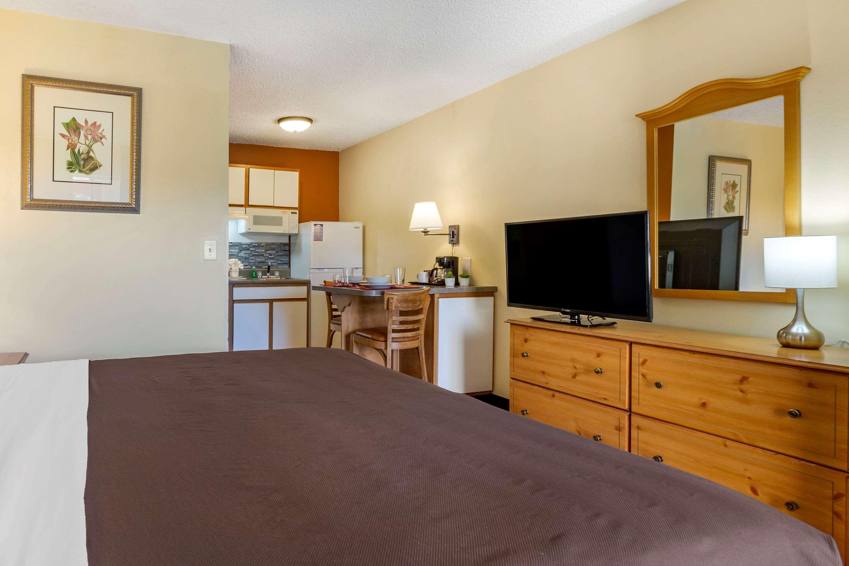 Suburban Studios Albuquerque Midtown - University Extérieur photo