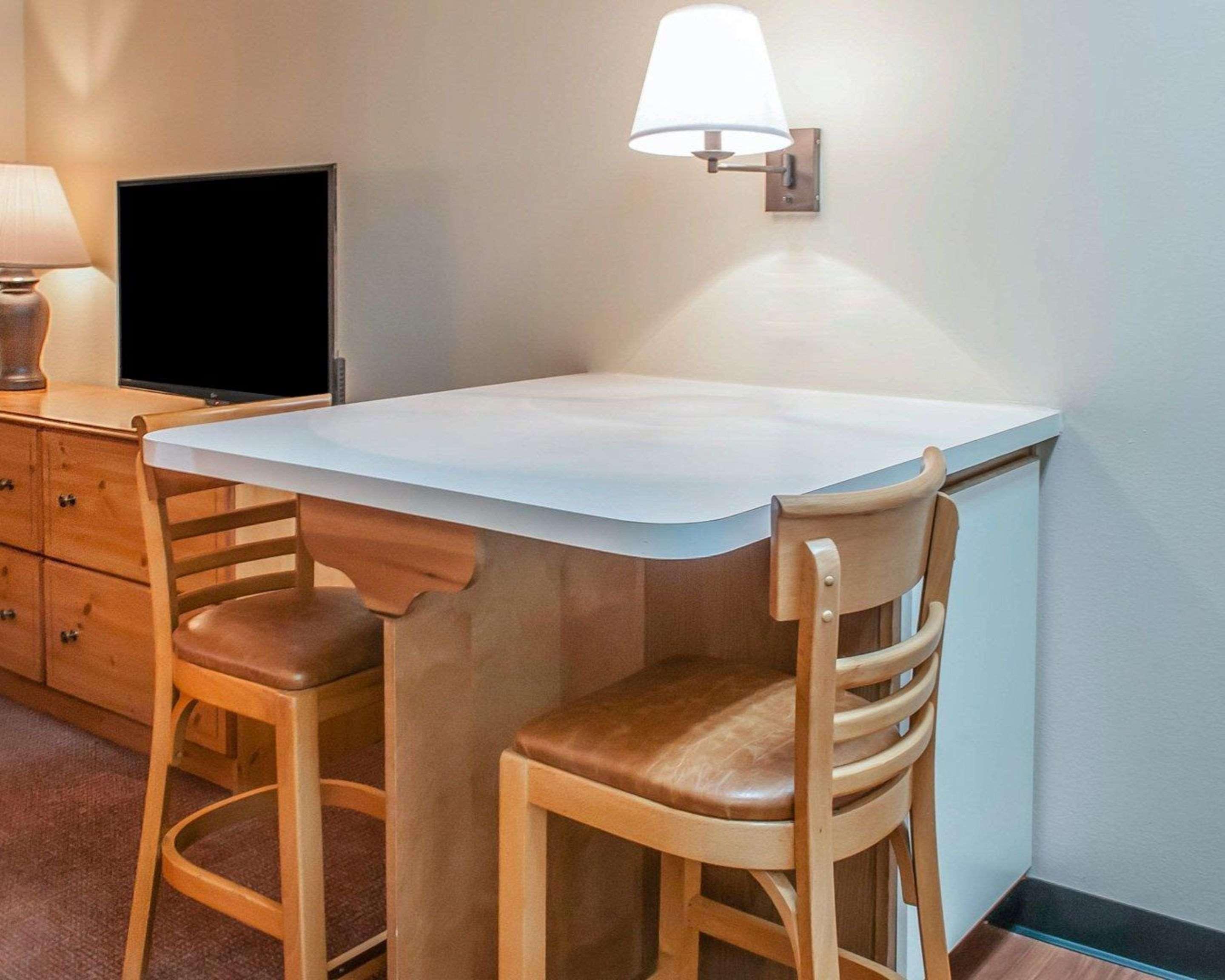 Suburban Studios Albuquerque Midtown - University Extérieur photo
