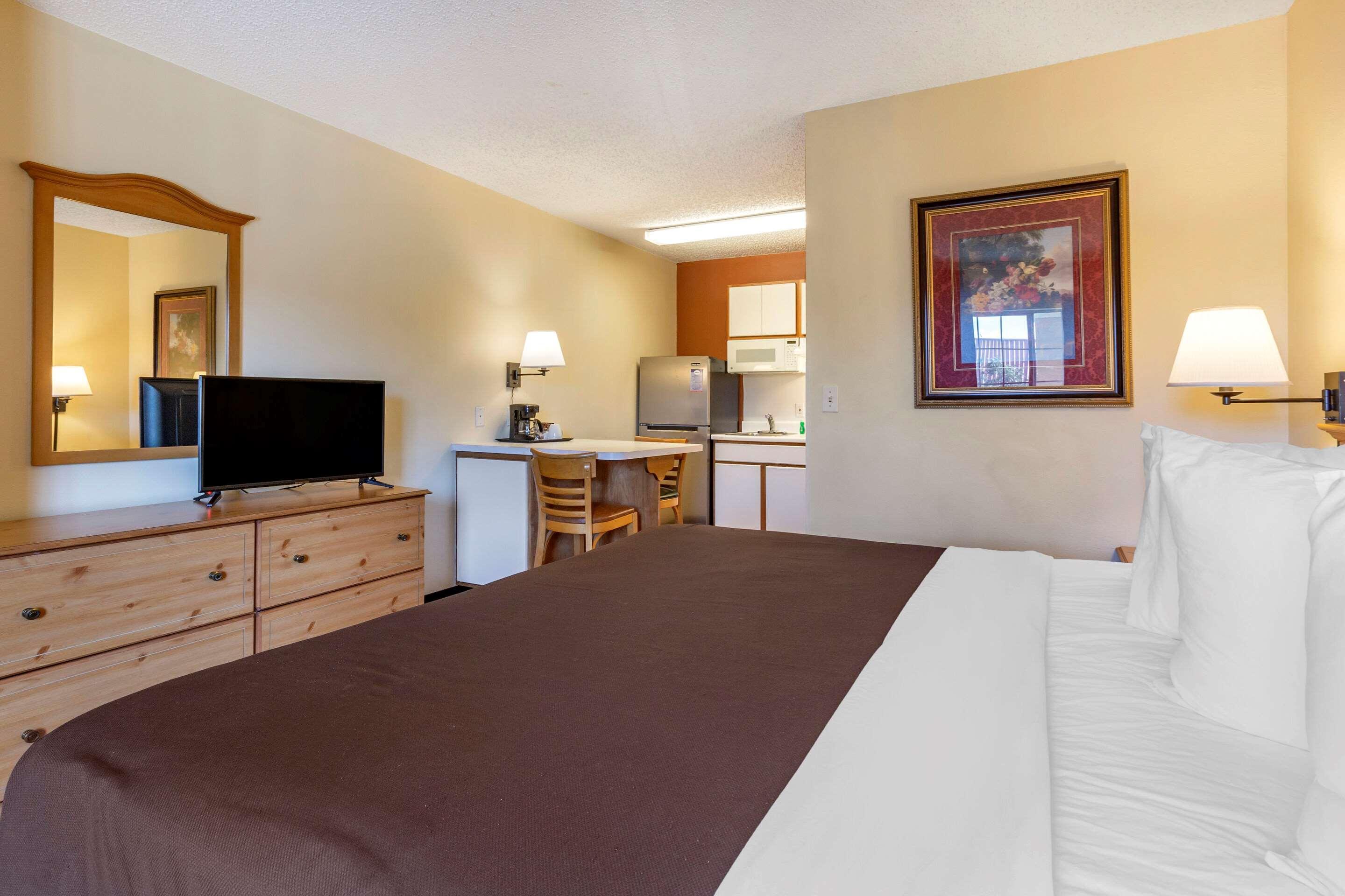 Suburban Studios Albuquerque Midtown - University Extérieur photo
